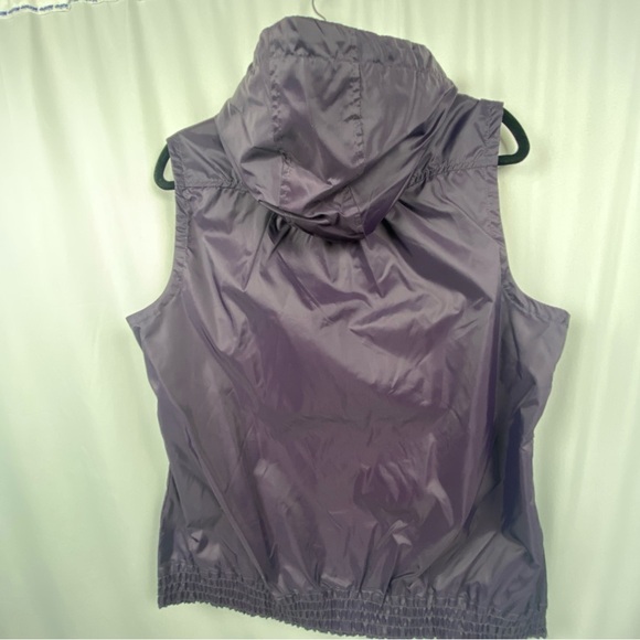 NWOT Eddie Bauer, purple lightweight, hooded partially lined vest size Large - Picture 11 of 15